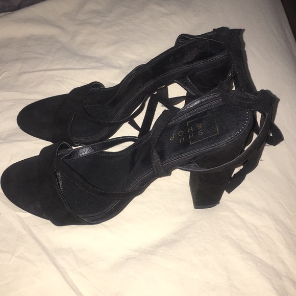 Doctor said no more heels, flats are a must - Picture 2 of 3